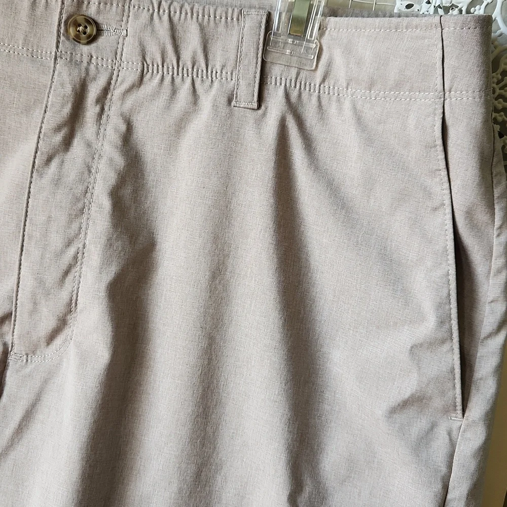 PGA Tour Shorts‎ Men's sz 38 tan golf